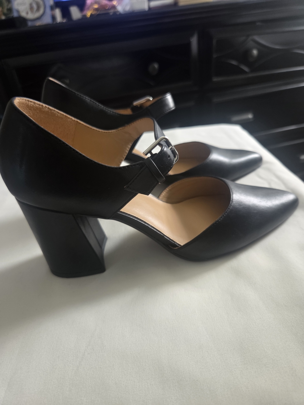 NATURALIZER Black Pointed Pixie Pumps - Picture 5 of 7